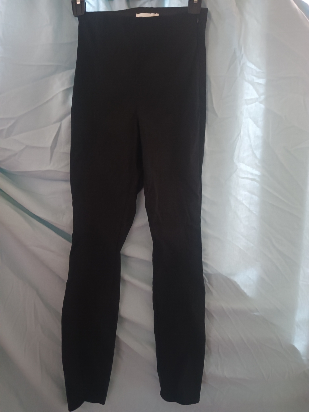 H&M Black Straight-Leg Pants — Sleek Everyday Staple